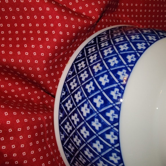 Blue willow Chinese porcelain nesting bowl. - Picture 6 of 7